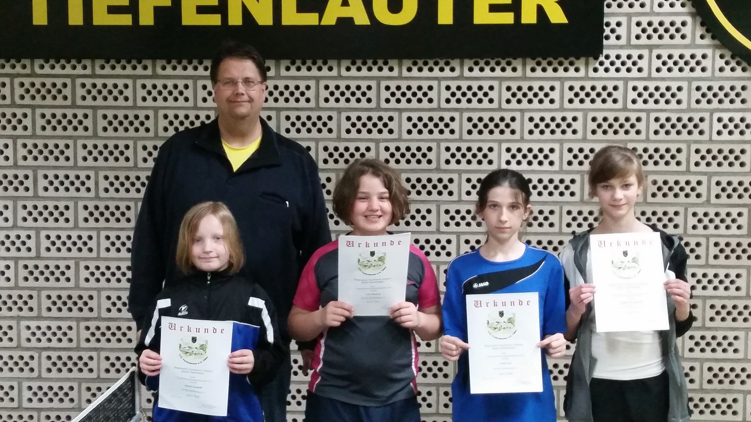Emely Schmidt, Line Rudrich, Emely Kist, Nadja Rosenbuch, TL Hans-Albert Braemer